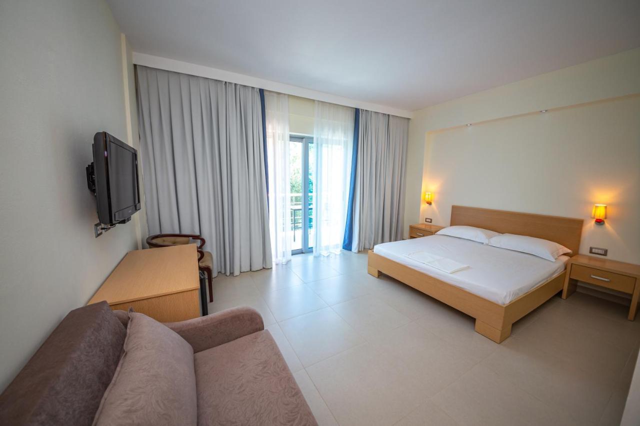 Hotel Borshi Kültér fotó