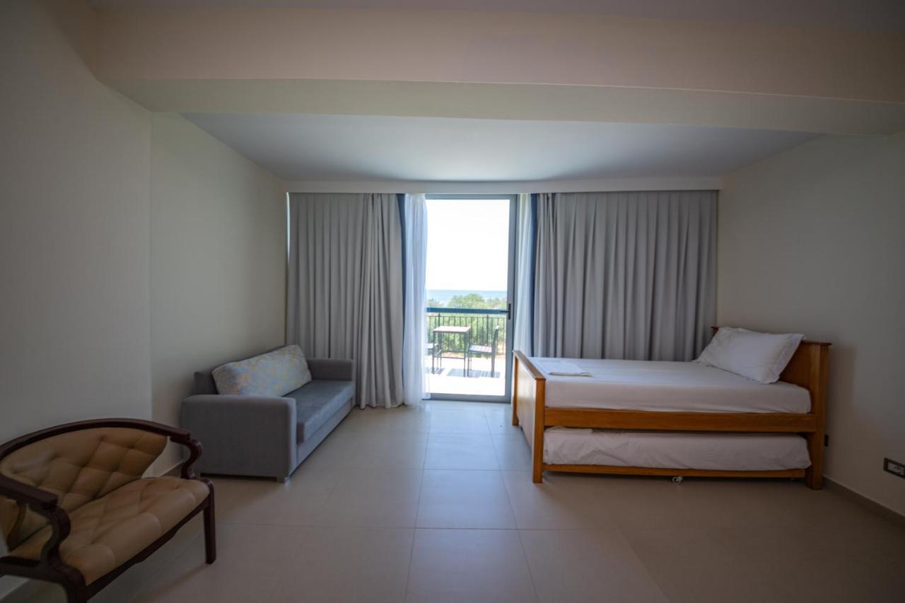 Hotel Borshi Kültér fotó