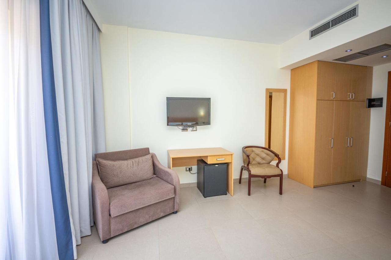 Hotel Borshi Kültér fotó