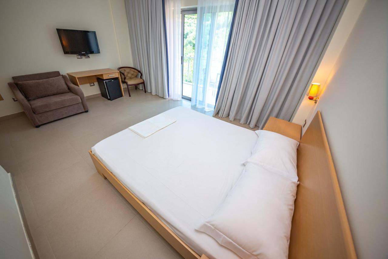 Hotel Borshi Kültér fotó