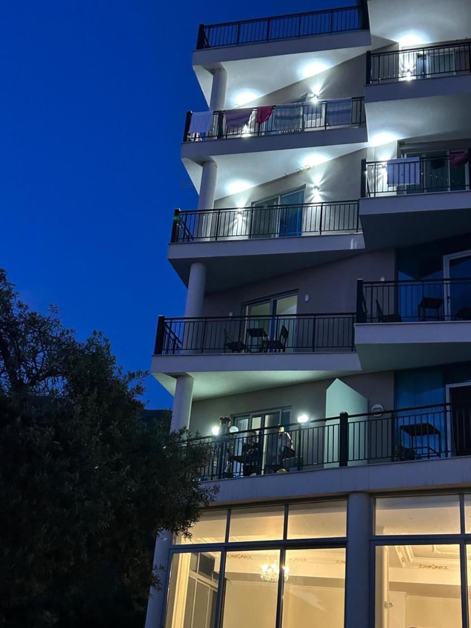 Hotel Borshi Kültér fotó