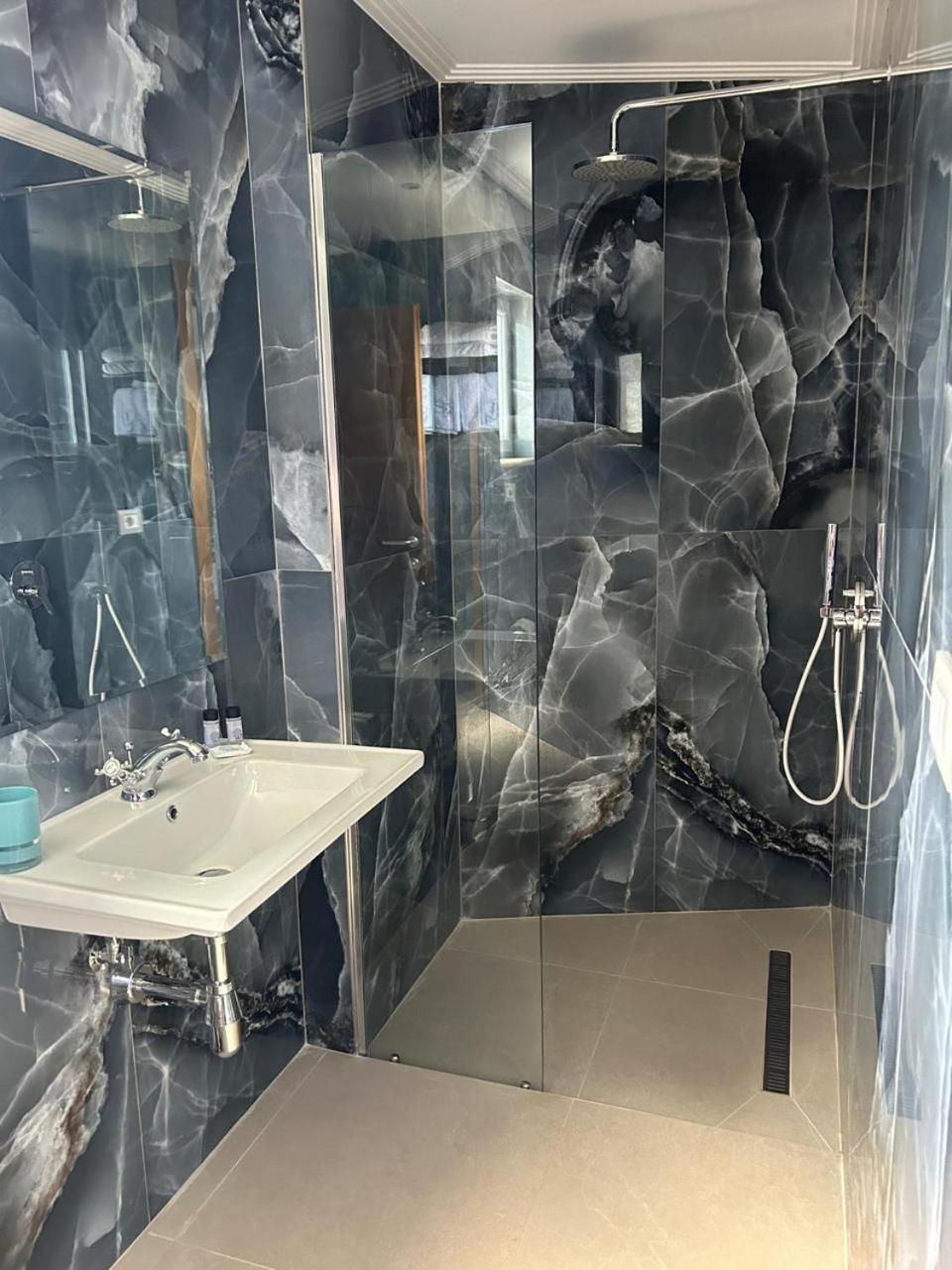 Hotel Borshi Kültér fotó